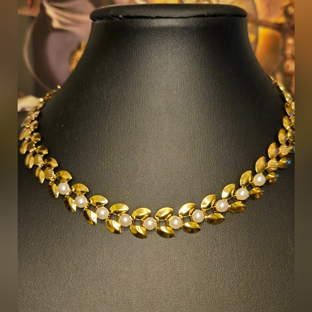 Gold And Pearl 16"-18" Olive Leaf Necklace...25097